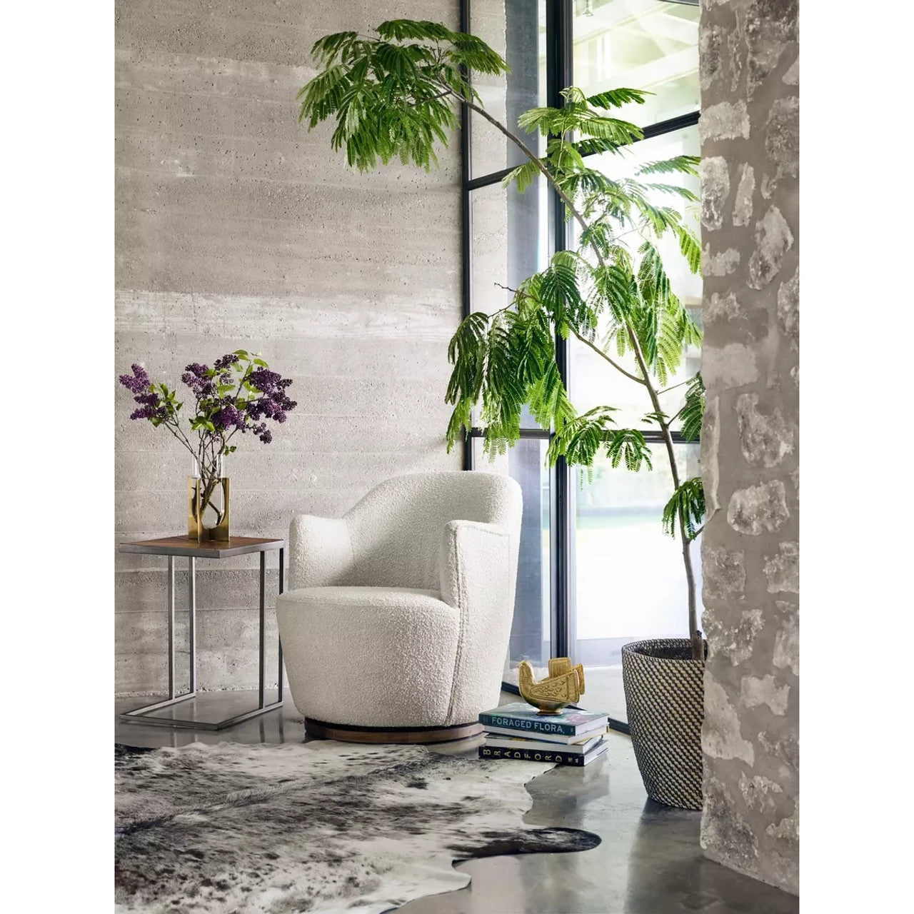 WOOD SWIVEL CHAIR IVORY 27" x 31" x 31"