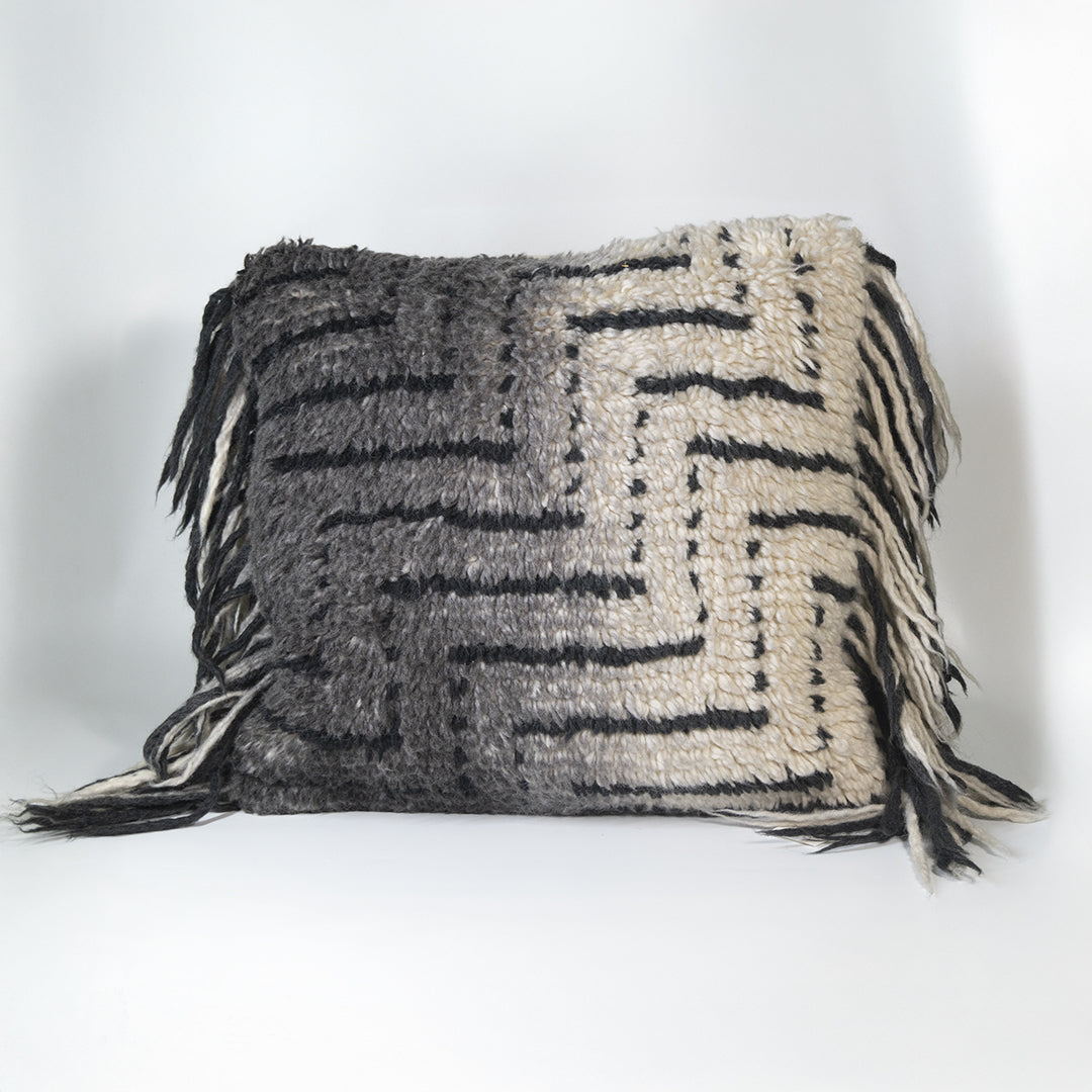 PILLOW BLACK IVORY